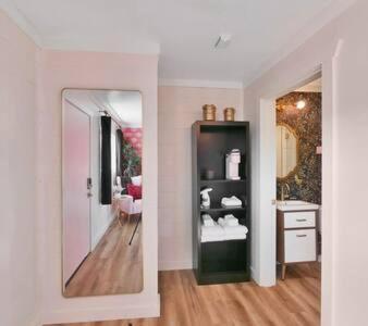Pretty N Pink Room #5 At The Groovy Nomad Motel Trenton Luaran gambar